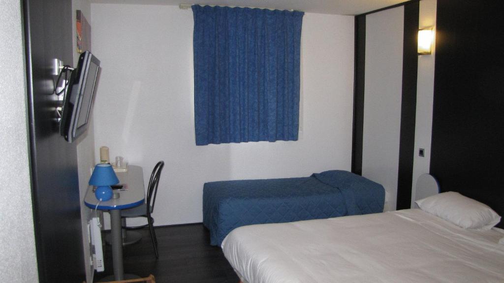 Comfort Hotel Poissy Technoparc Quarto foto